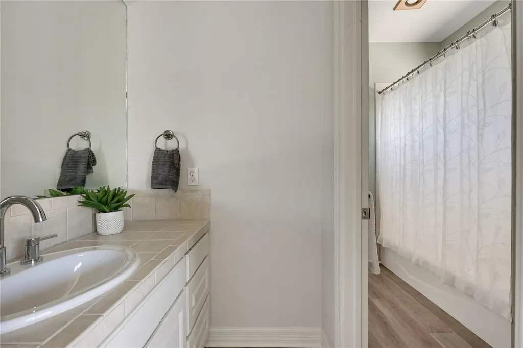 1326 Osprey Ridge Loop Lago Vista TX 78645