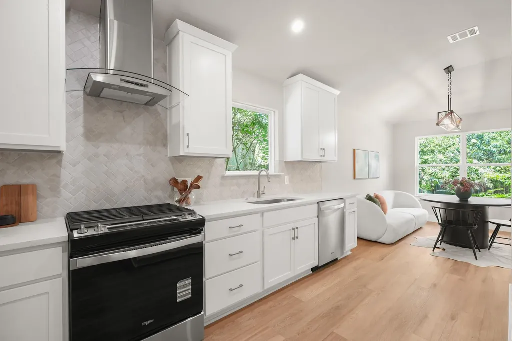 8802 Ampezo Trail Austin TX 78749