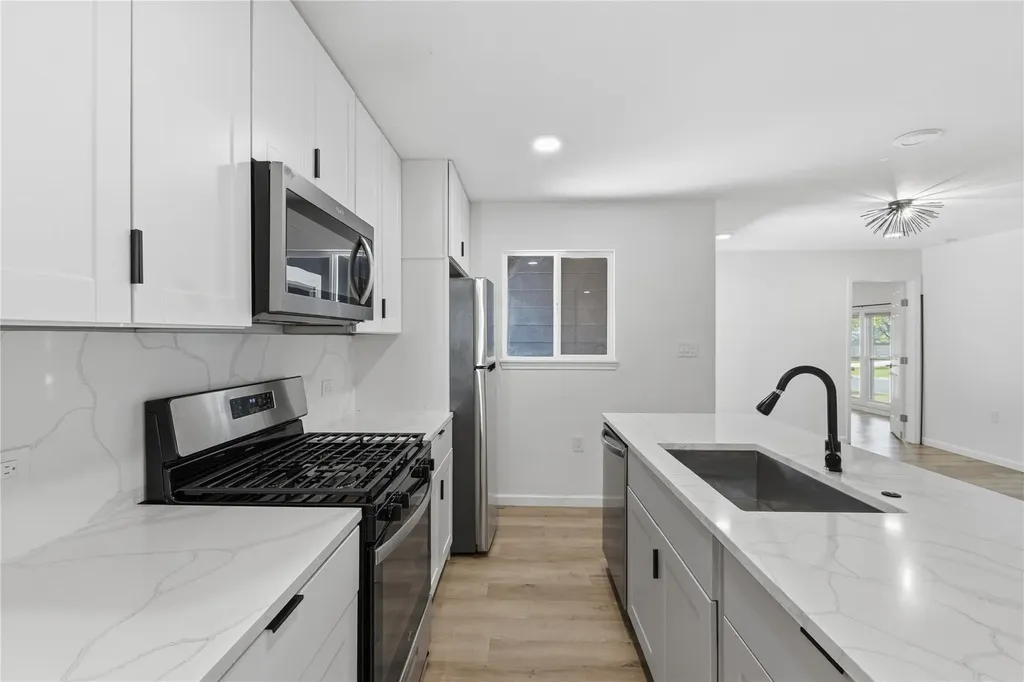 6807 La Salle Drive Austin TX 78723
