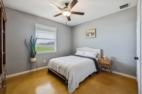 5476 County Road 427 Stockdale TX 78160