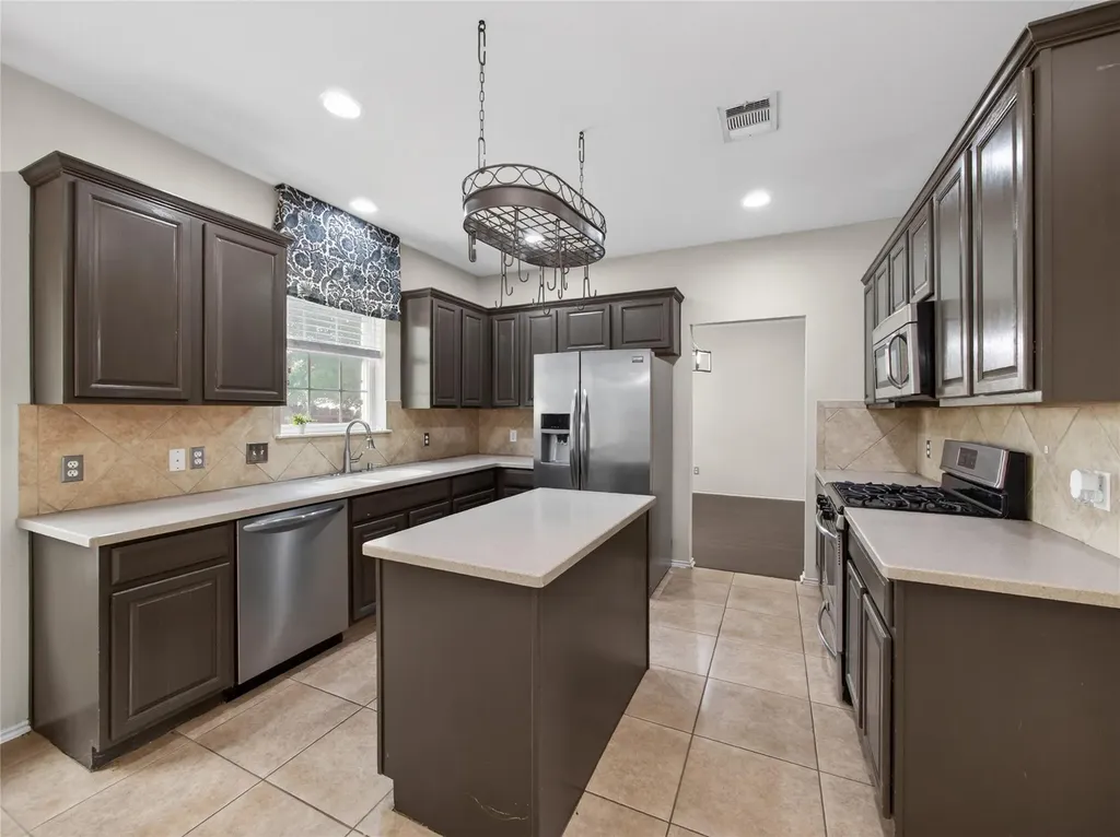 125 Hometown Parkway Kyle TX 78640