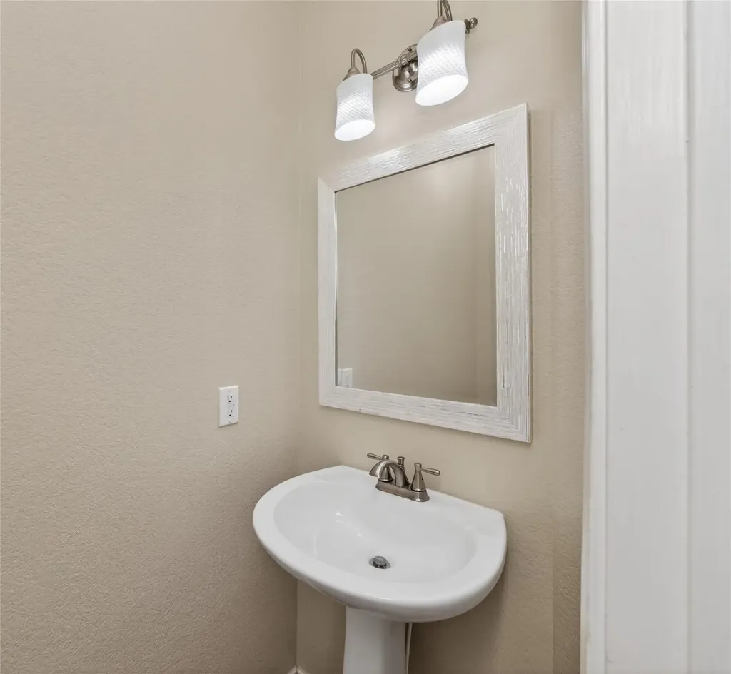 125 Hometown Parkway Kyle TX 78640