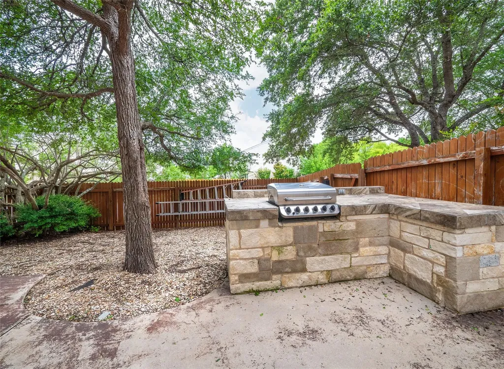 125 Hometown Parkway Kyle TX 78640