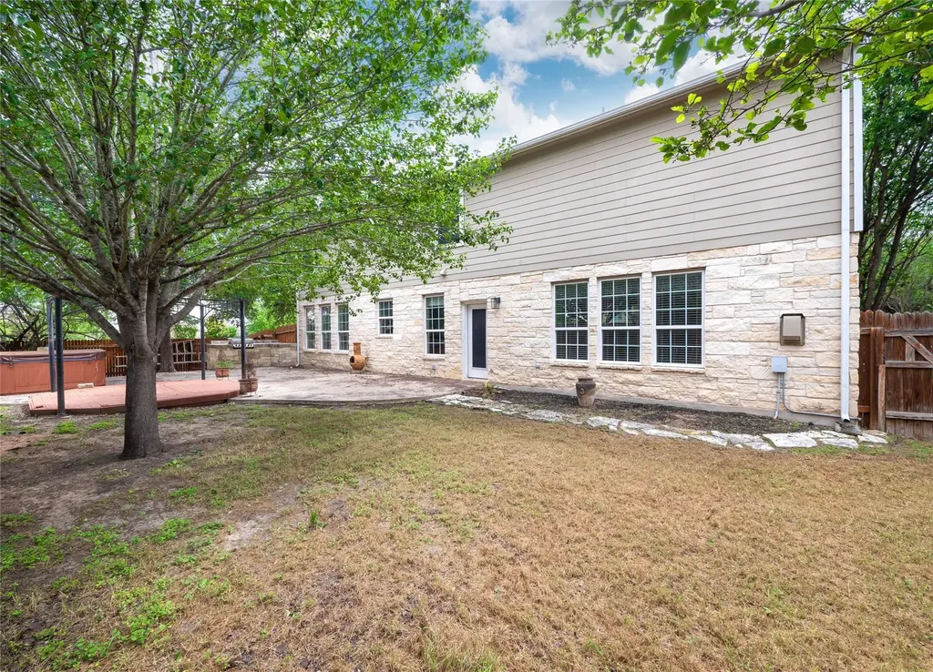 125 Hometown Parkway Kyle TX 78640