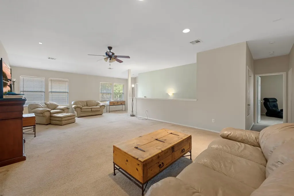 17813 Floribundas Lane Elgin TX 78621