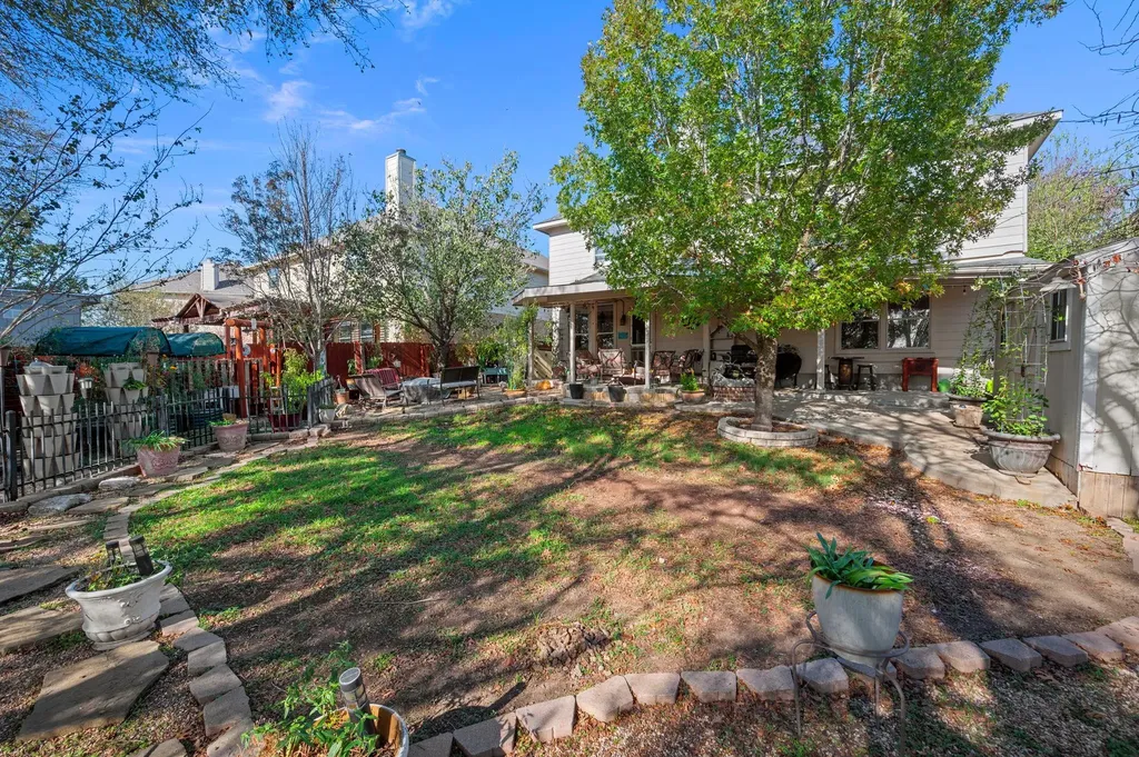 17813 Floribundas Lane Elgin TX 78621