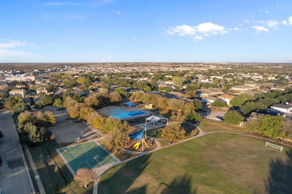 17813 Floribundas Lane Elgin TX 78621
