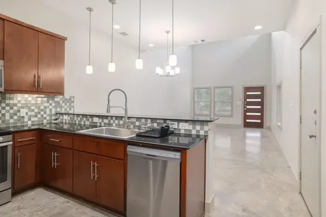 3202 Merrie Lynn Avenue Austin TX 78722