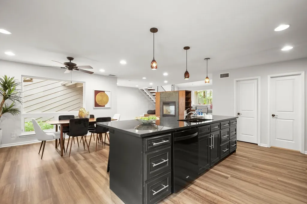 4116 Creek Ledge Austin TX 78731