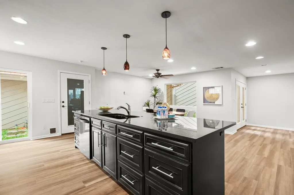 4116 Creek Ledge Austin TX 78731
