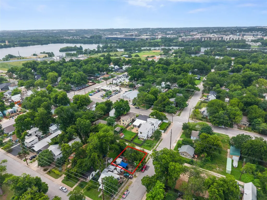 67 Anthony Street Austin TX 78702