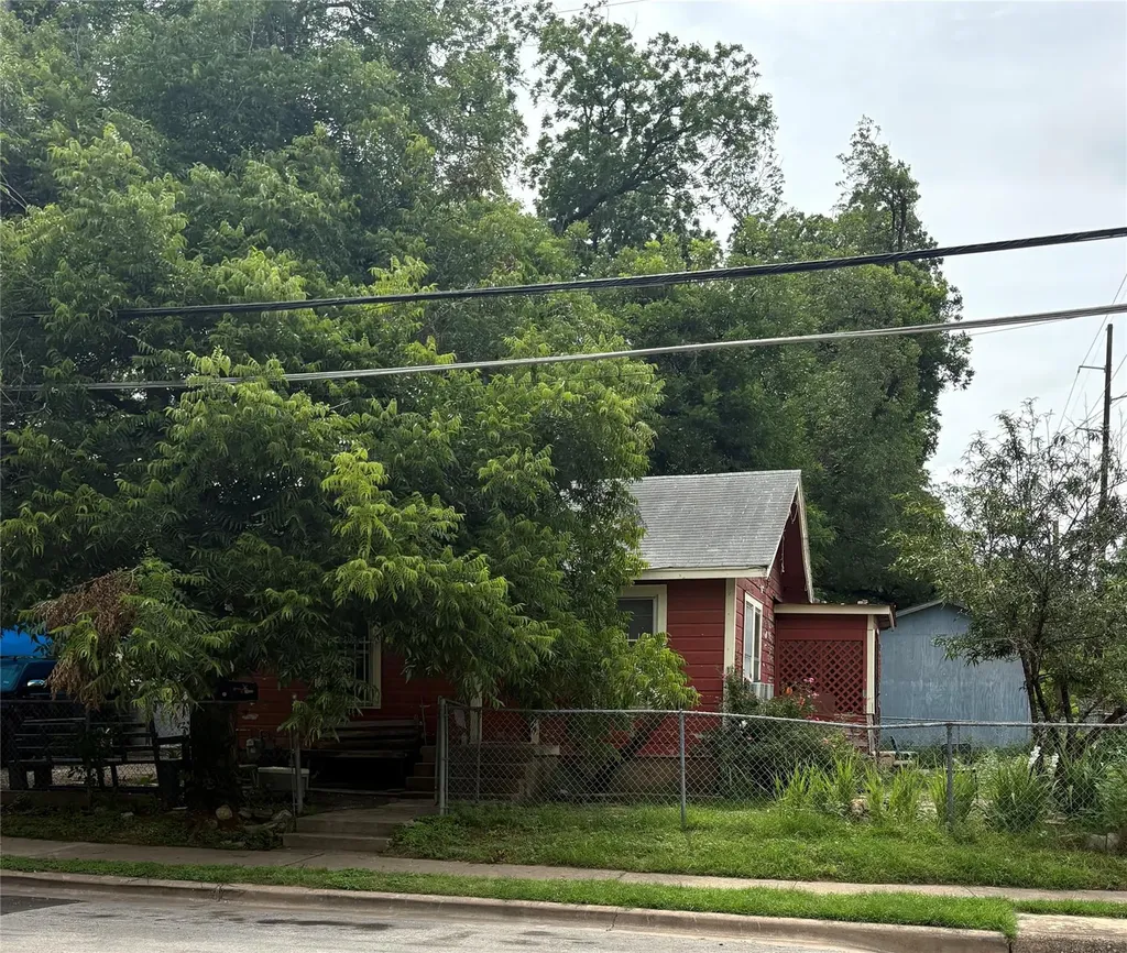 67 Anthony Street Austin TX 78702