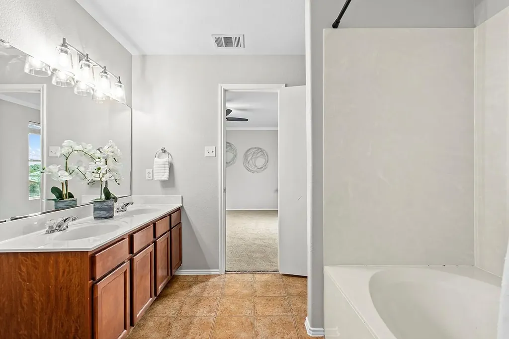 11328 Ashbrook Drive Manchaca TX 78652