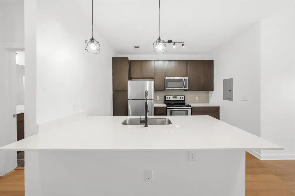 2505 Thornton Road Austin TX 78704