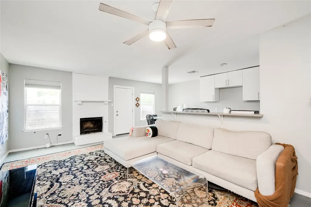 2315 Burleson Road Austin TX 78741