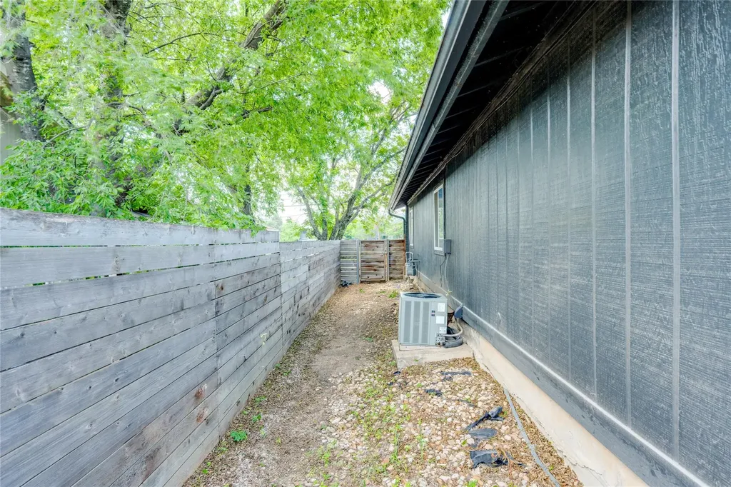 2315 Burleson Road Austin TX 78741