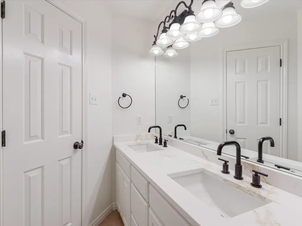 15214 Nightingale Lane Austin TX 78734