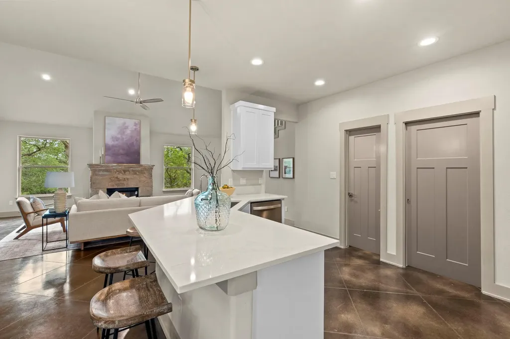 112 Twin Creek Circle Dripping Springs TX 78620