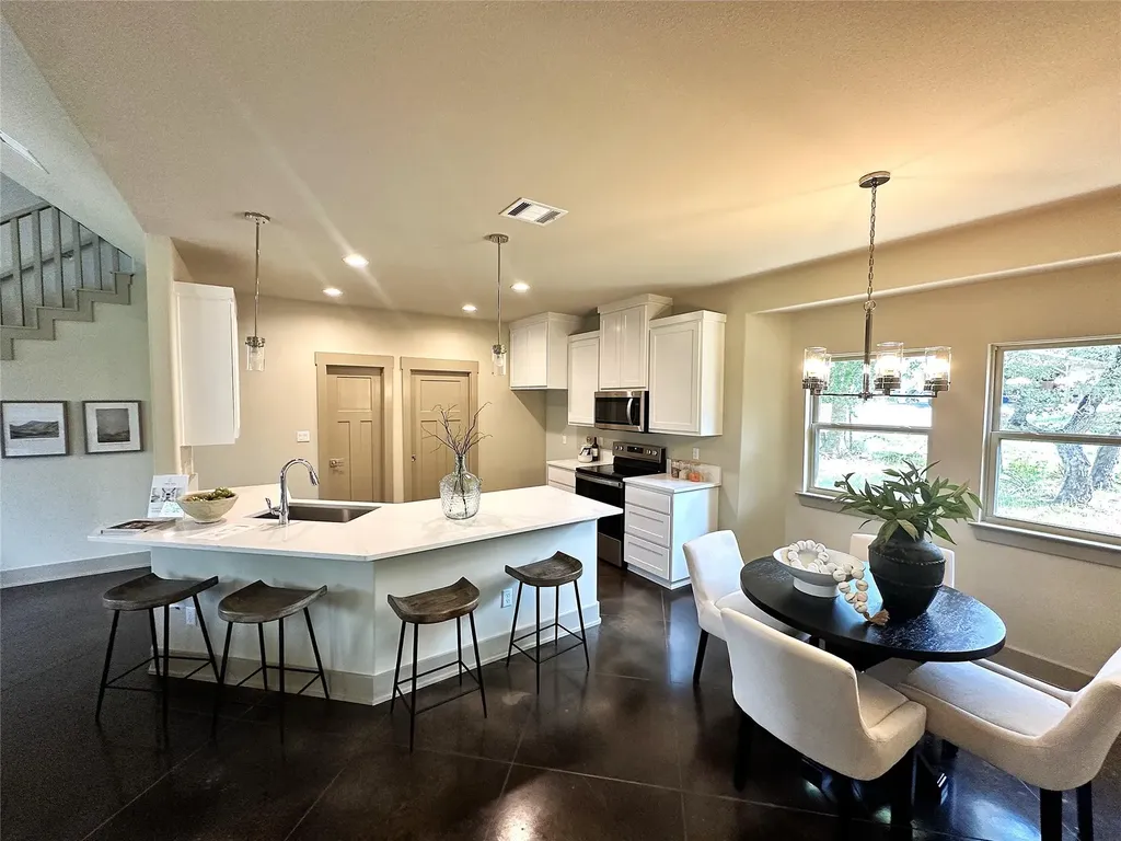 112 Twin Creek Circle Dripping Springs TX 78620