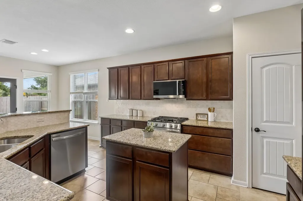 250 Mystic Hollow Buda TX 78610