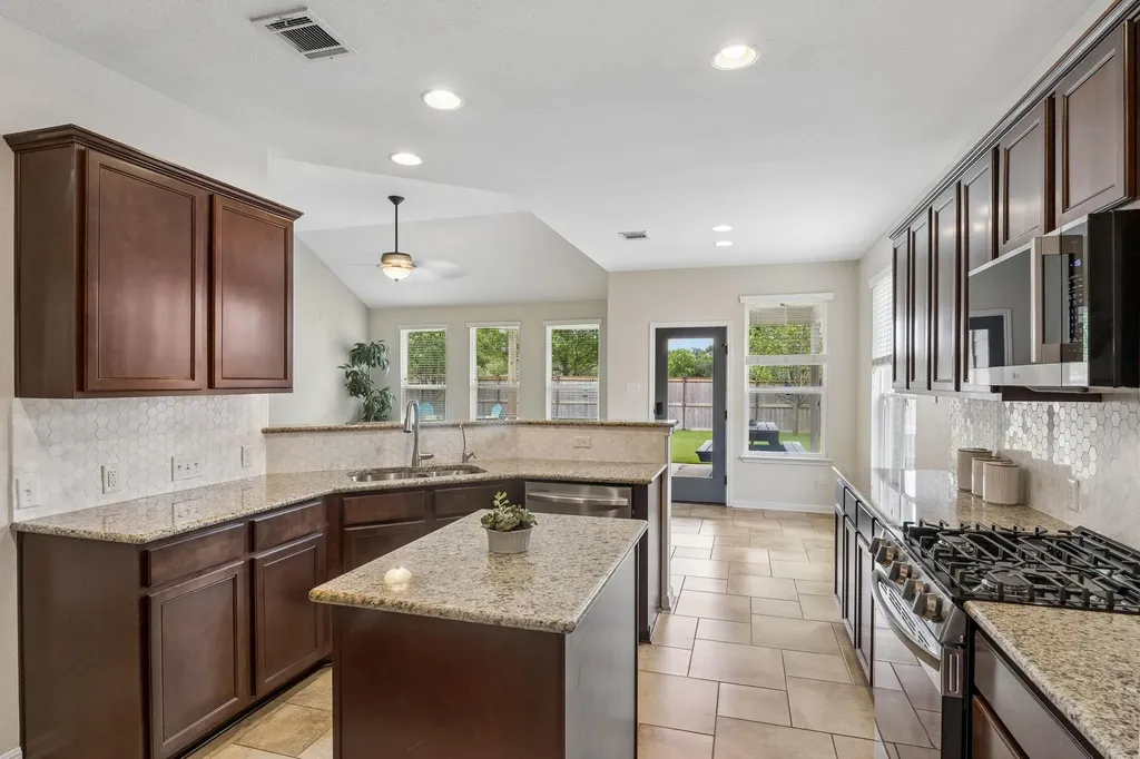 250 Mystic Hollow Buda TX 78610