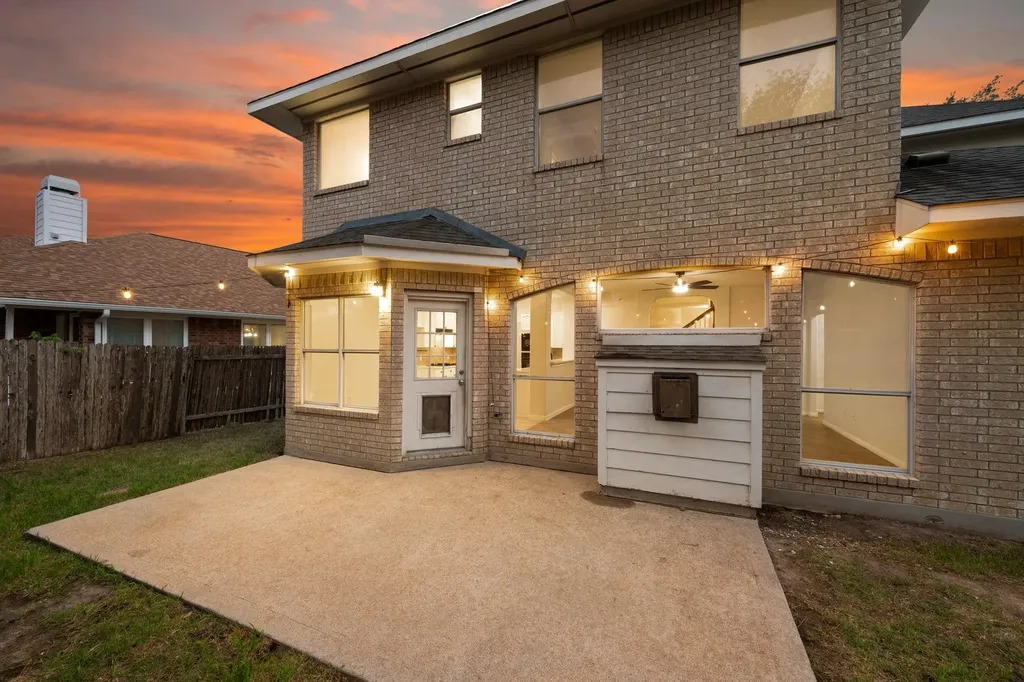 1734 Chasewood Drive Austin TX 78727