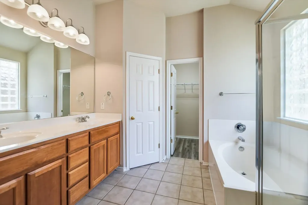 1612 Melissa Oaks Lane Austin TX 78744