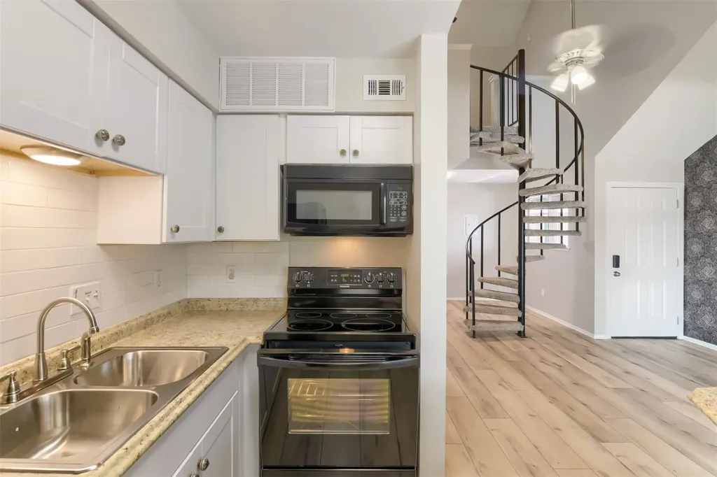 1840 Burton Drive Austin TX 78741