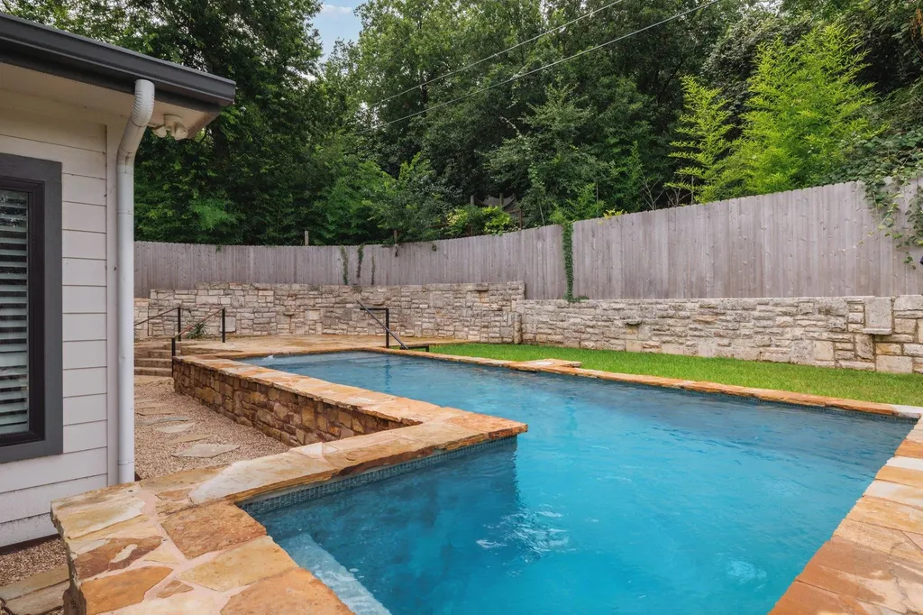 3511 Arrowhead Drive Austin TX 78731