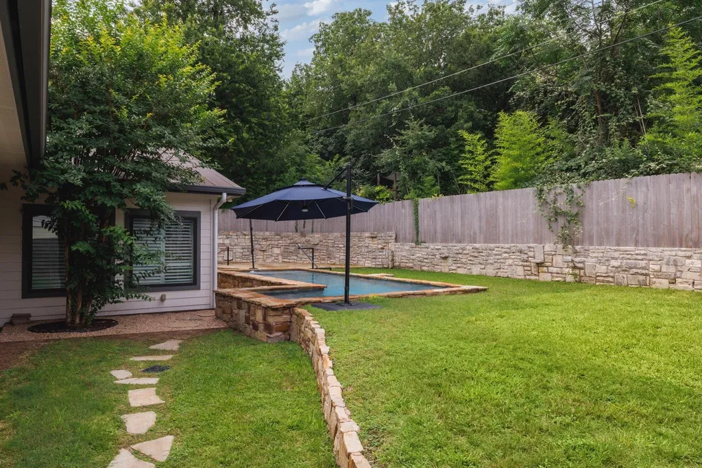 3511 Arrowhead Drive Austin TX 78731