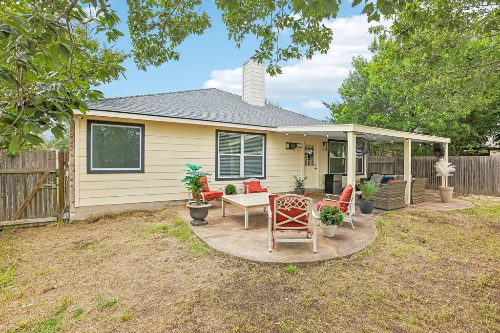 255 Paddington Drive Kyle TX 78640