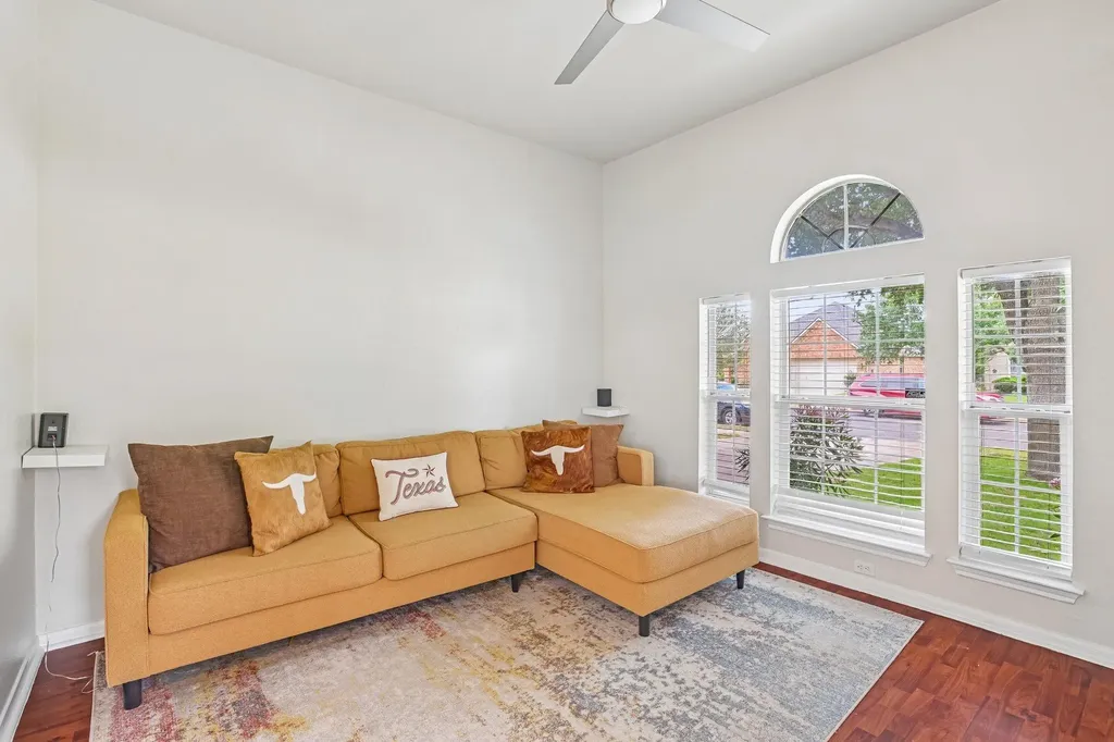 255 Paddington Drive Kyle TX 78640
