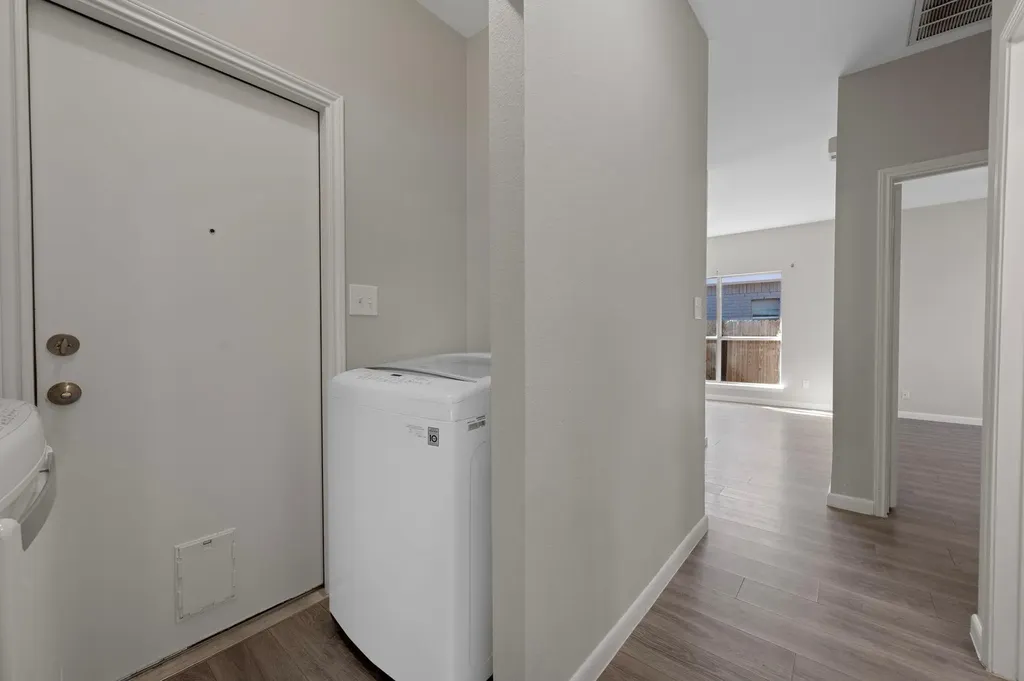 106 Shenandoah Trail Elgin TX 78621