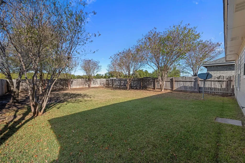 106 Shenandoah Trail Elgin TX 78621