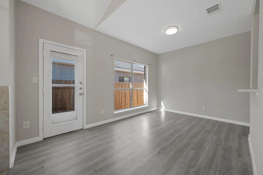 106 Shenandoah Trail Elgin TX 78621