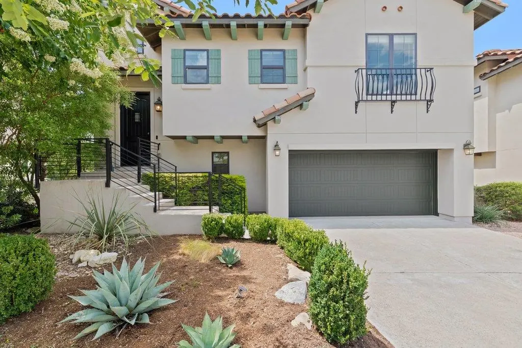 211 Honey Creek Court Austin TX 78738