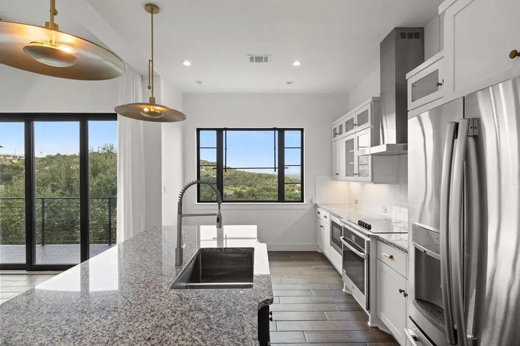 211 Honey Creek Court Austin TX 78738