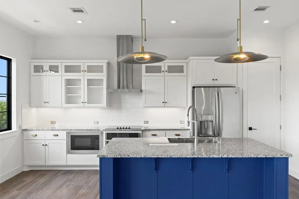 211 Honey Creek Court Austin TX 78738