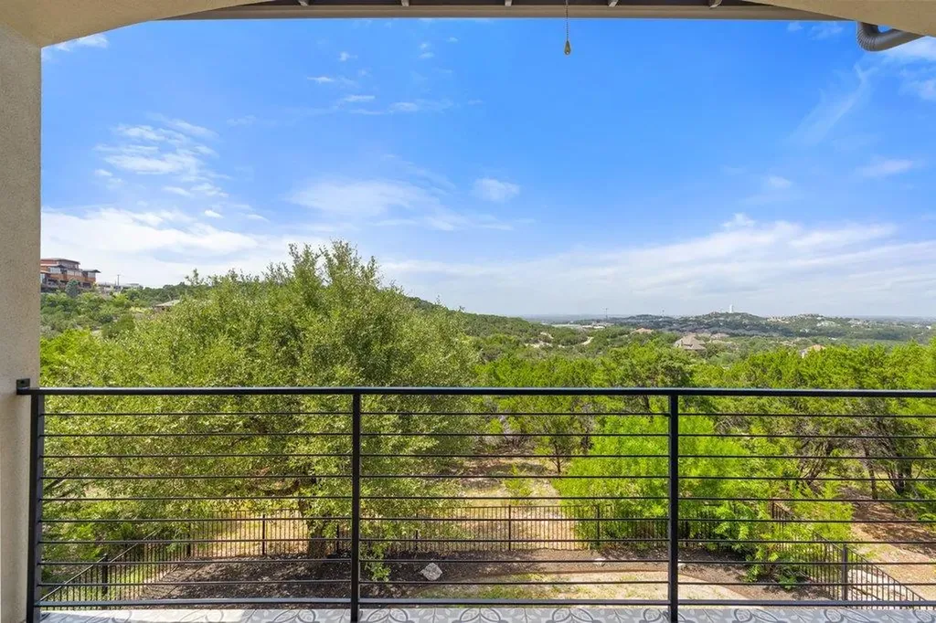 211 Honey Creek Court Austin TX 78738