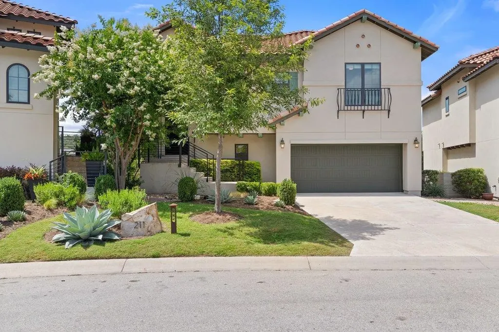 211 Honey Creek Court Austin TX 78738