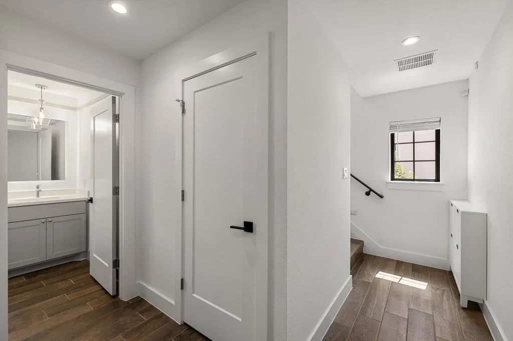 211 Honey Creek Court Austin TX 78738