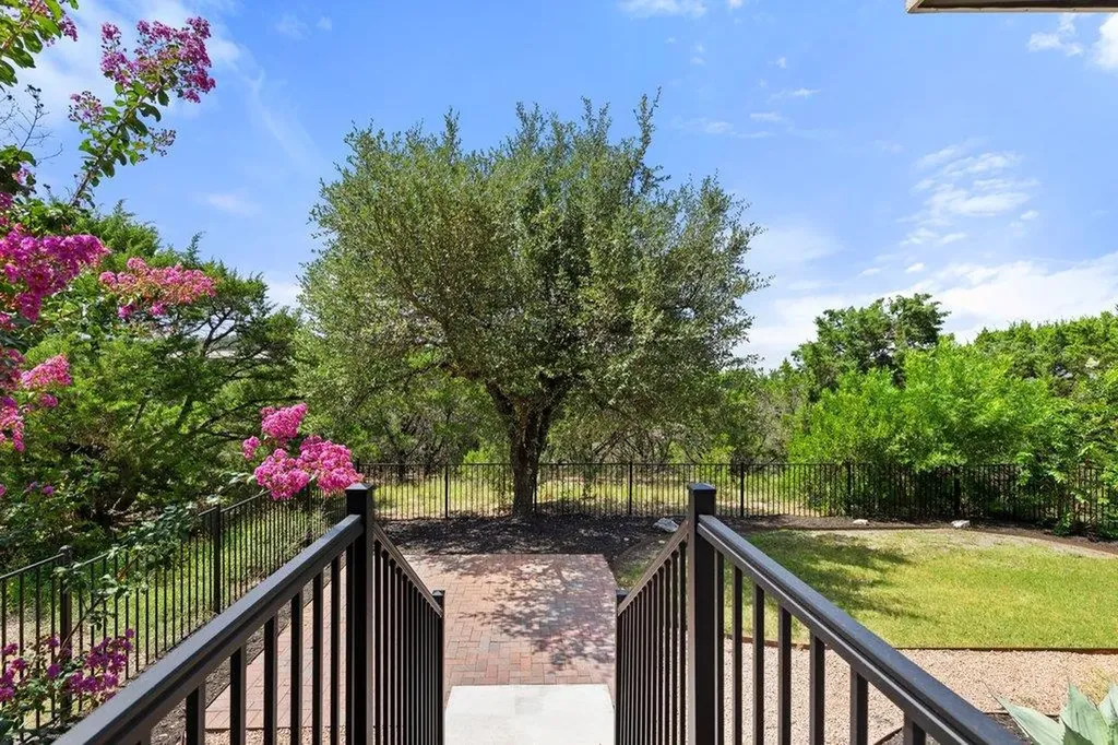 211 Honey Creek Court Austin TX 78738