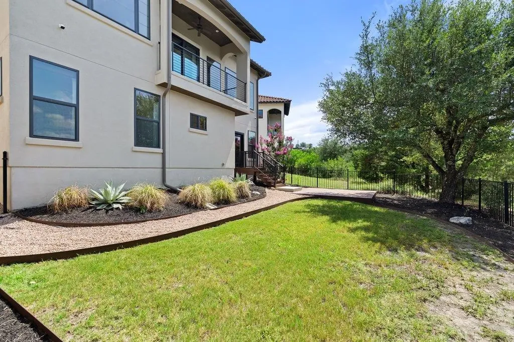 211 Honey Creek Court Austin TX 78738