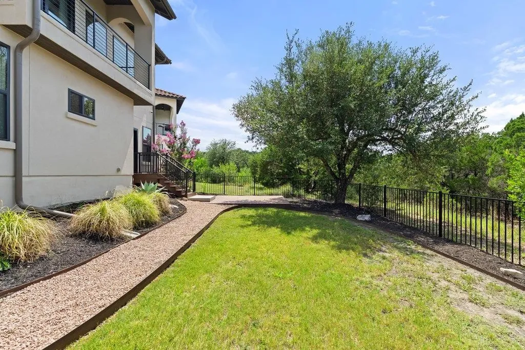 211 Honey Creek Court Austin TX 78738