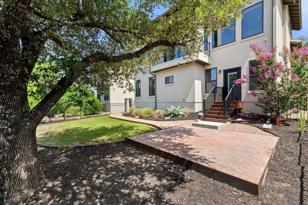 211 Honey Creek Court Austin TX 78738