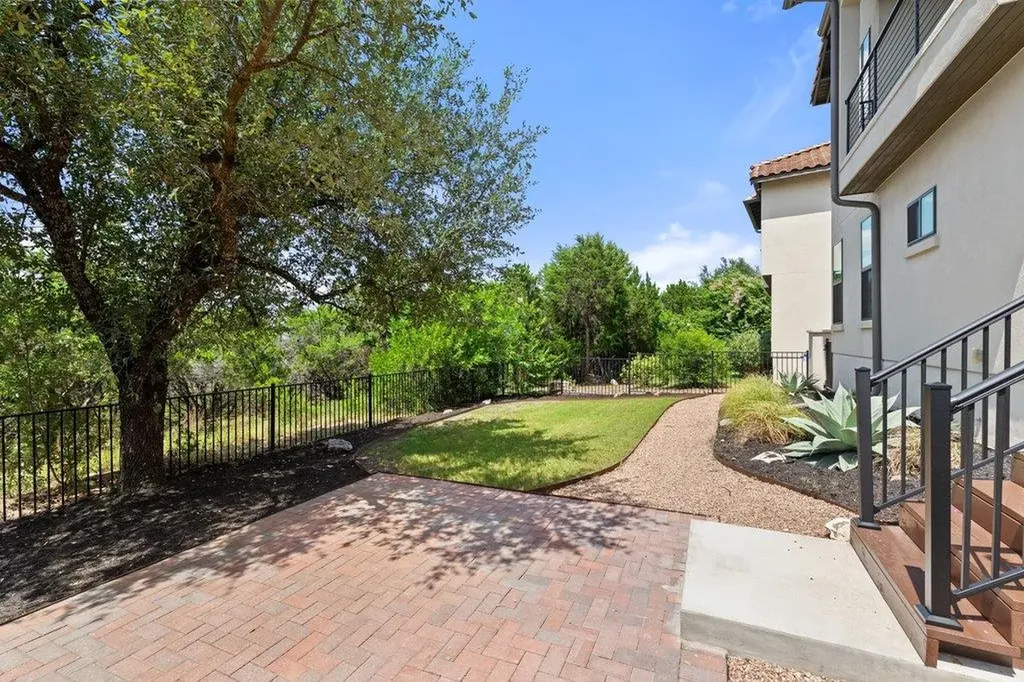 211 Honey Creek Court Austin TX 78738