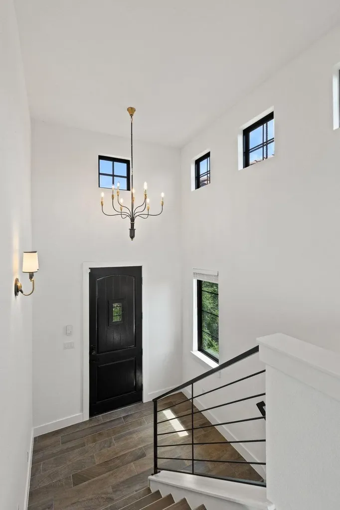 211 Honey Creek Court Austin TX 78738