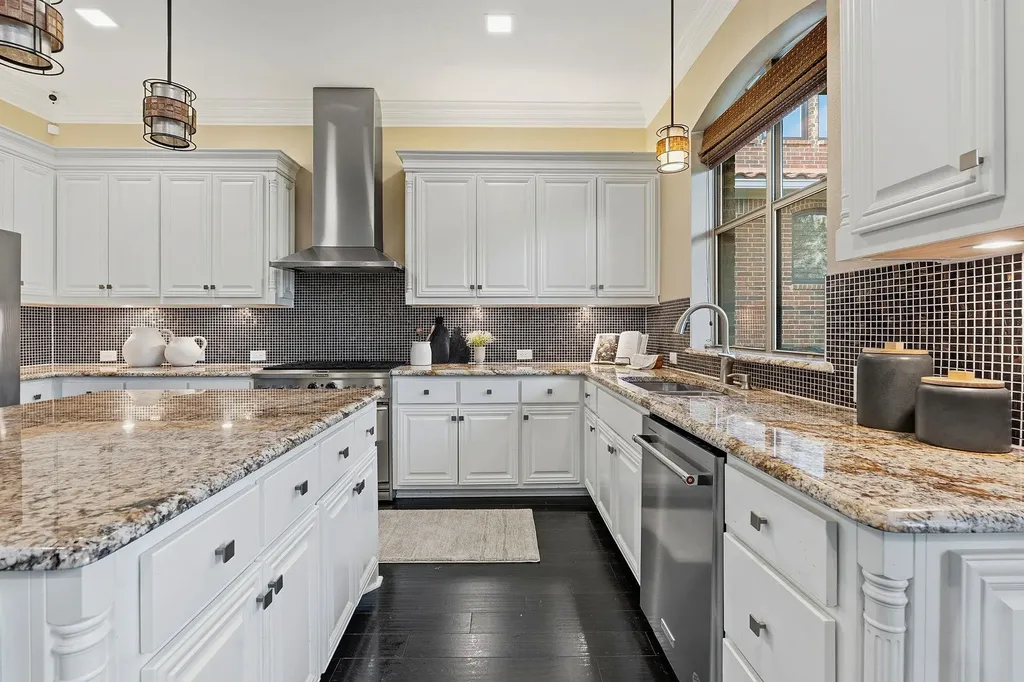 1917 Lakecliff Hills Lane Austin TX 78732
