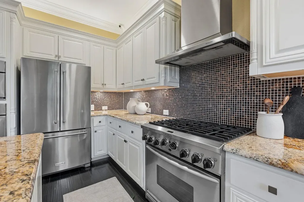 1917 Lakecliff Hills Lane Austin TX 78732