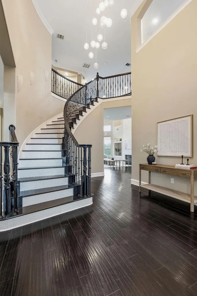 1917 Lakecliff Hills Lane Austin TX 78732